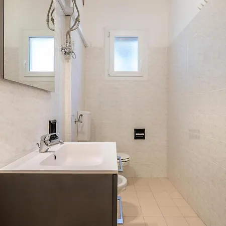 Andromeda B4 Apartment